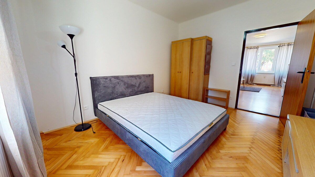 PRENÁJOM 2 izbový, zariadený byt pri nemocnici v Komárne — foto 6