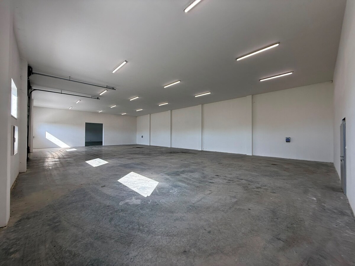 PREDAJ : MULTIFUNKČNÁ HALA, 770m2, KOMÁRNO — foto 5