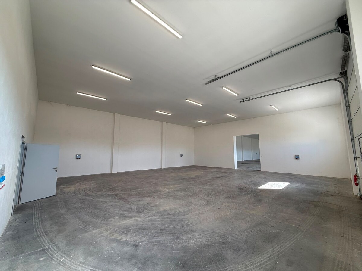 PREDAJ : MULTIFUNKČNÁ HALA, 770m2, KOMÁRNO — foto 6