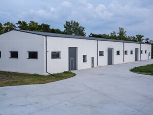 PRENÁJOM : skladov s kanceláriami, Komárno — foto 1