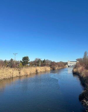 PREDAJ : ZÁHRADA S MUROVANOU CHATKOU, KOMÁRNO — foto 1