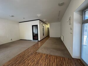 PREDAJ : PRIESTOR VHODNÝ NA BÝVANIE AJ PODNIKANIE, 73m2, KOMÁRNO — foto 3