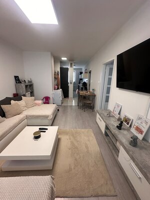 PREDAJ/PRENÁJOM : 3 IZBOVÝ BYT S LOGGIOU, KOMÁRNO — foto 2