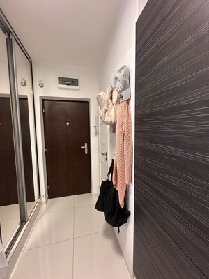 PREDAJ/PRENÁJOM : 3 IZBOVÝ BYT S LOGGIOU, KOMÁRNO — foto 8