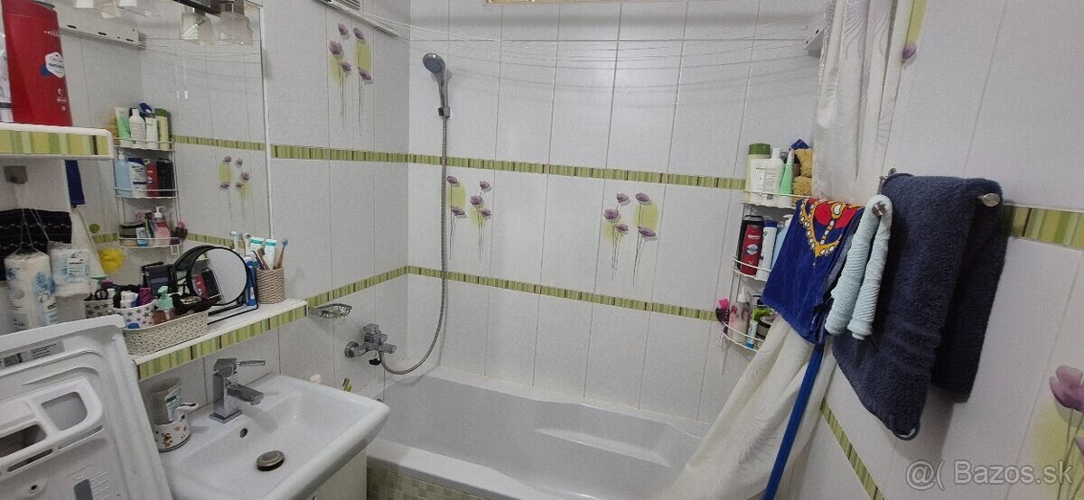 PREDAJ : 2 IZBOVÝ BYT, UL. B. KIRÁLYA, KOMÁRNO — foto 4