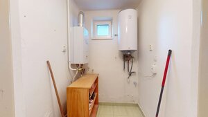 NA PREDAJ RODINNÝ DOM S DVOMI BYTOVÝMI JEDNOTKAMI, KOLÁROVO — foto 12