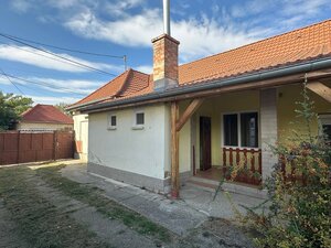 NA PREDAJ RODINNÝ DOM S DVOMI BYTOVÝMI JEDNOTKAMI, KOLÁROVO — foto 18