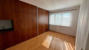 NA PREDAJ 3 IZBOVÝ BYT S BALKÓNOM V KOMÁRNE — foto 4