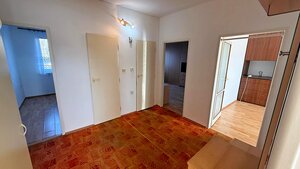NA PREDAJ 3 IZBOVÝ BYT S BALKÓNOM V KOMÁRNE — foto 5