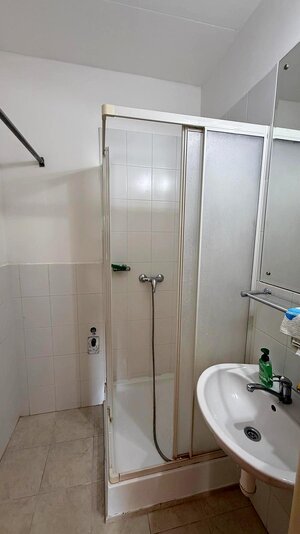 NA PREDAJ 3 IZBOVÝ BYT S BALKÓNOM V KOMÁRNE — foto 8