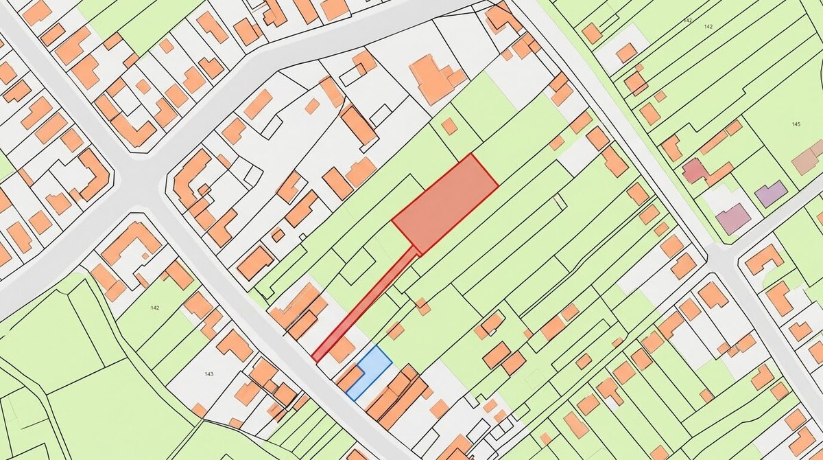 NA PREDAJ STAVEBNÝ POZEMOK V CENTRE DULOVIEC – 1602 m² — foto 4