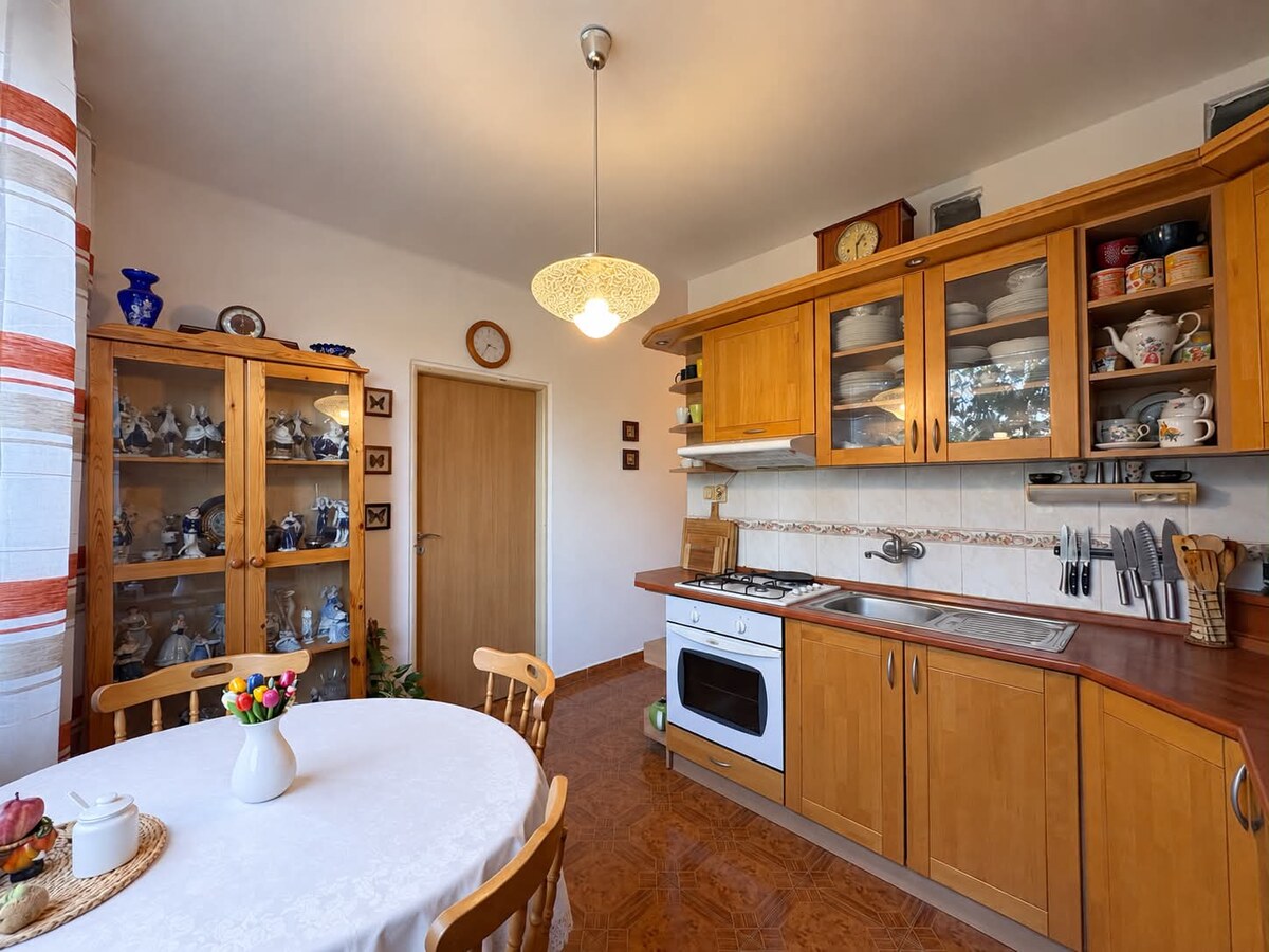 PREDAJ: 3 izbový byt /73 m2/ vo výbornej lokalite Komárna — foto 3