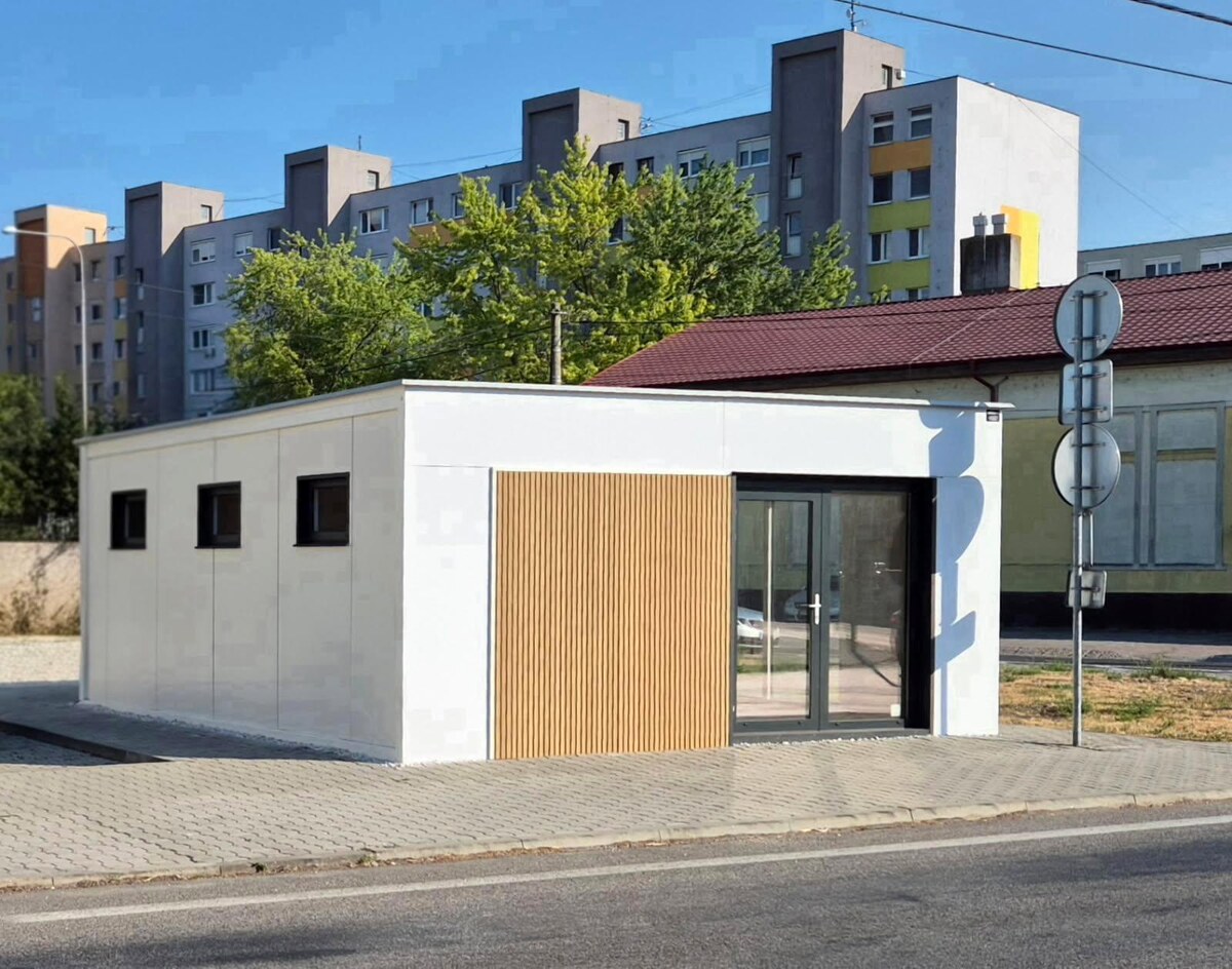 NA PRENÁJOM PRIESTOR SO 4 PARKOVACÍMI STÁTIAMI V CENTRE, VEĽKÝ MEDER
