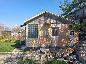 PREDAJ  ZÁHRADA S MUROVANOU CHATOU - Komárno — foto 1