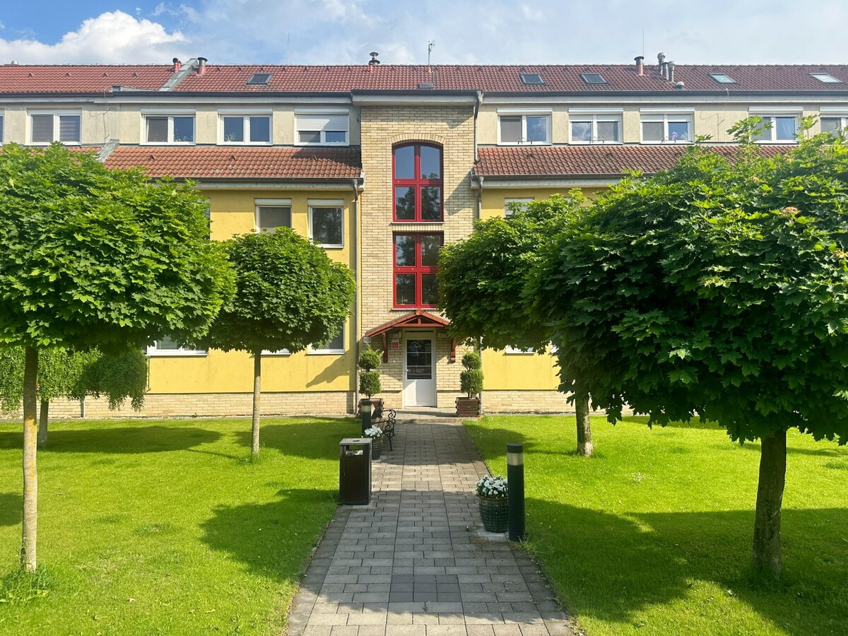 REZERVOVANÝ — foto 20