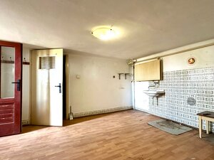 NA PREDAJ 2 IZBOVÝ RODINNÝ DOM S LETNOU KUCHYNKOU, DULOVCE — foto 15