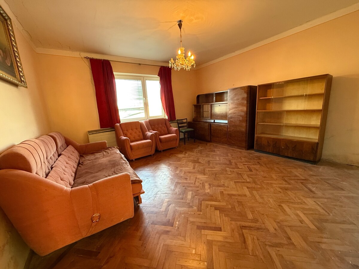 Na predaj , rodinný dom , 4 izby , veľký pozemok , Černík