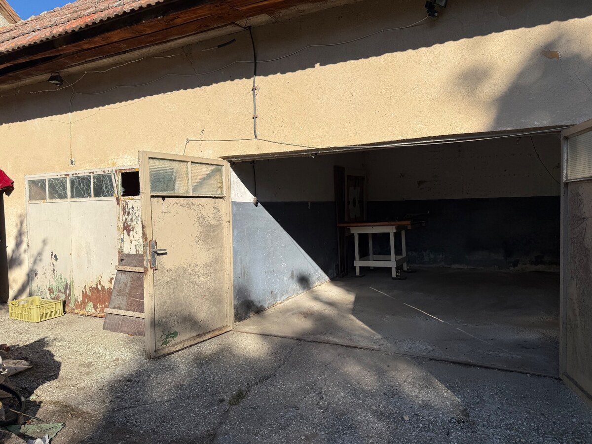 Na predaj , rodinný dom , 4 izby , veľký pozemok , Černík — foto 12