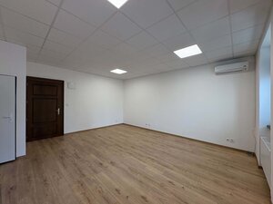 NA PRENÁJOM kancelársky priestor / 30 m²/  v centre mesta s parkovaním — foto 3