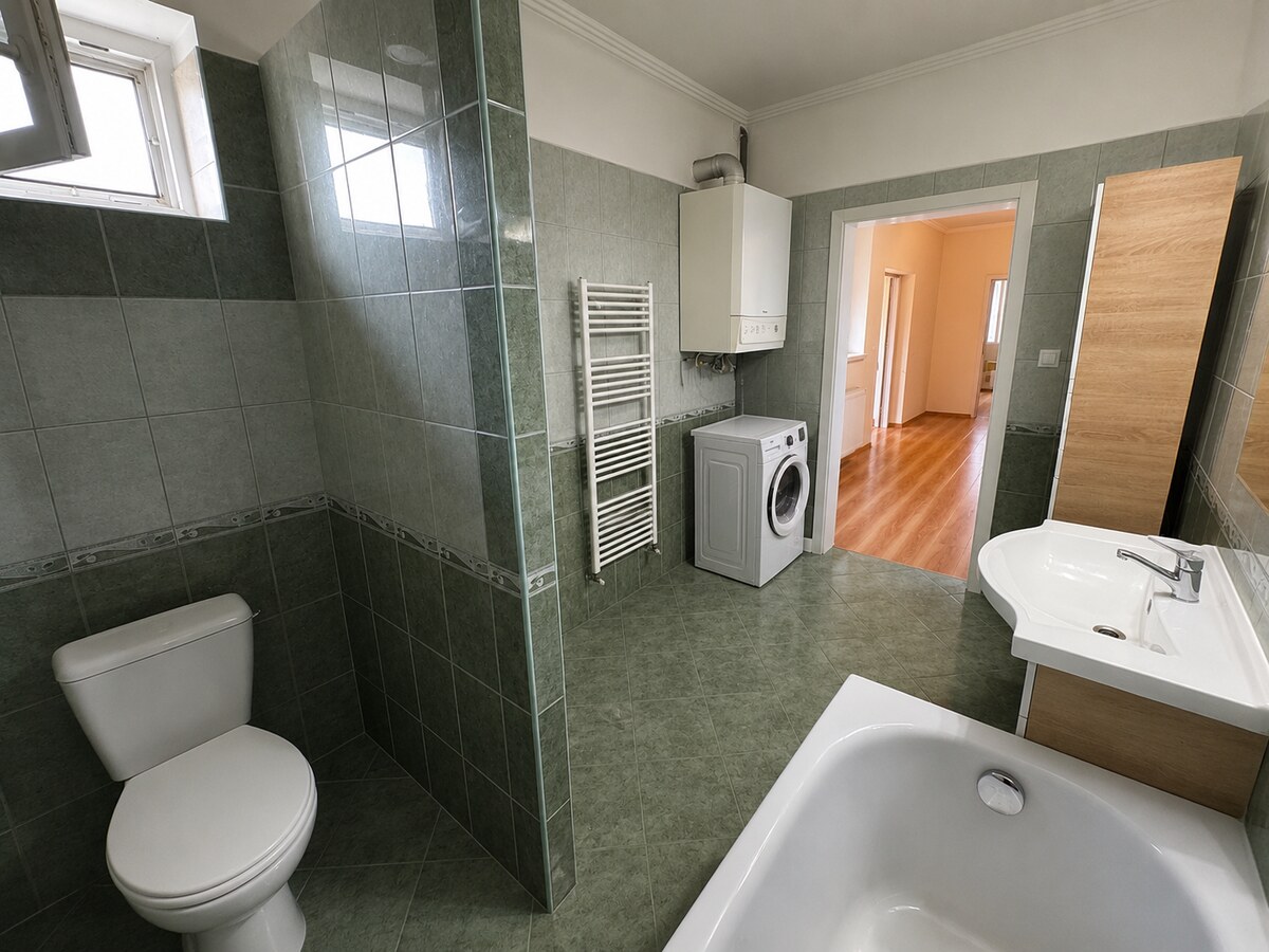 2,5-IZBOVÝ RODINNÝ DOM PRIAMO V CENTRE MESTA NESVADY — foto 13