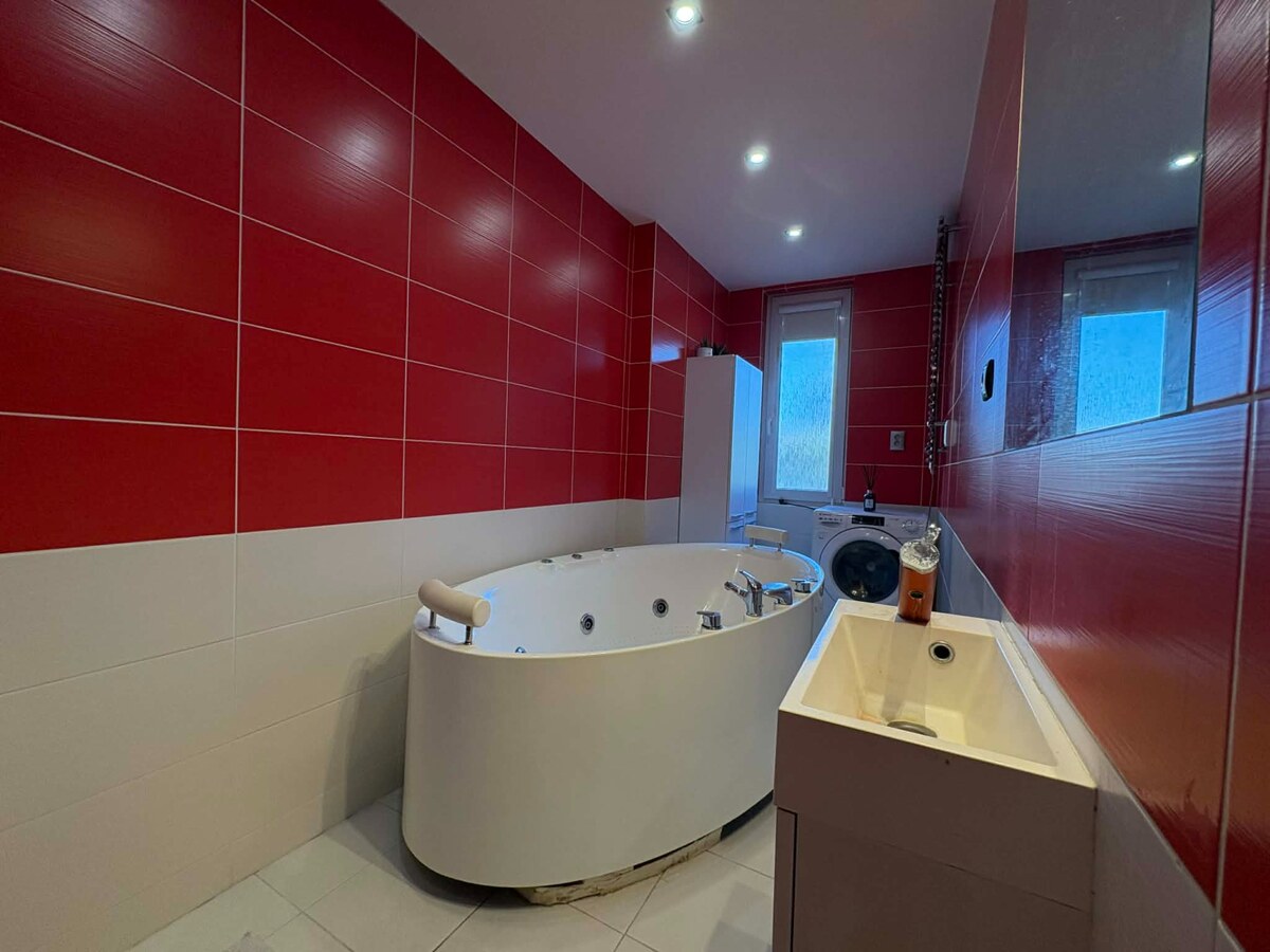 NA PREDAJ prerobený 2 izbový byt v širšom centre, Komárno — foto 11