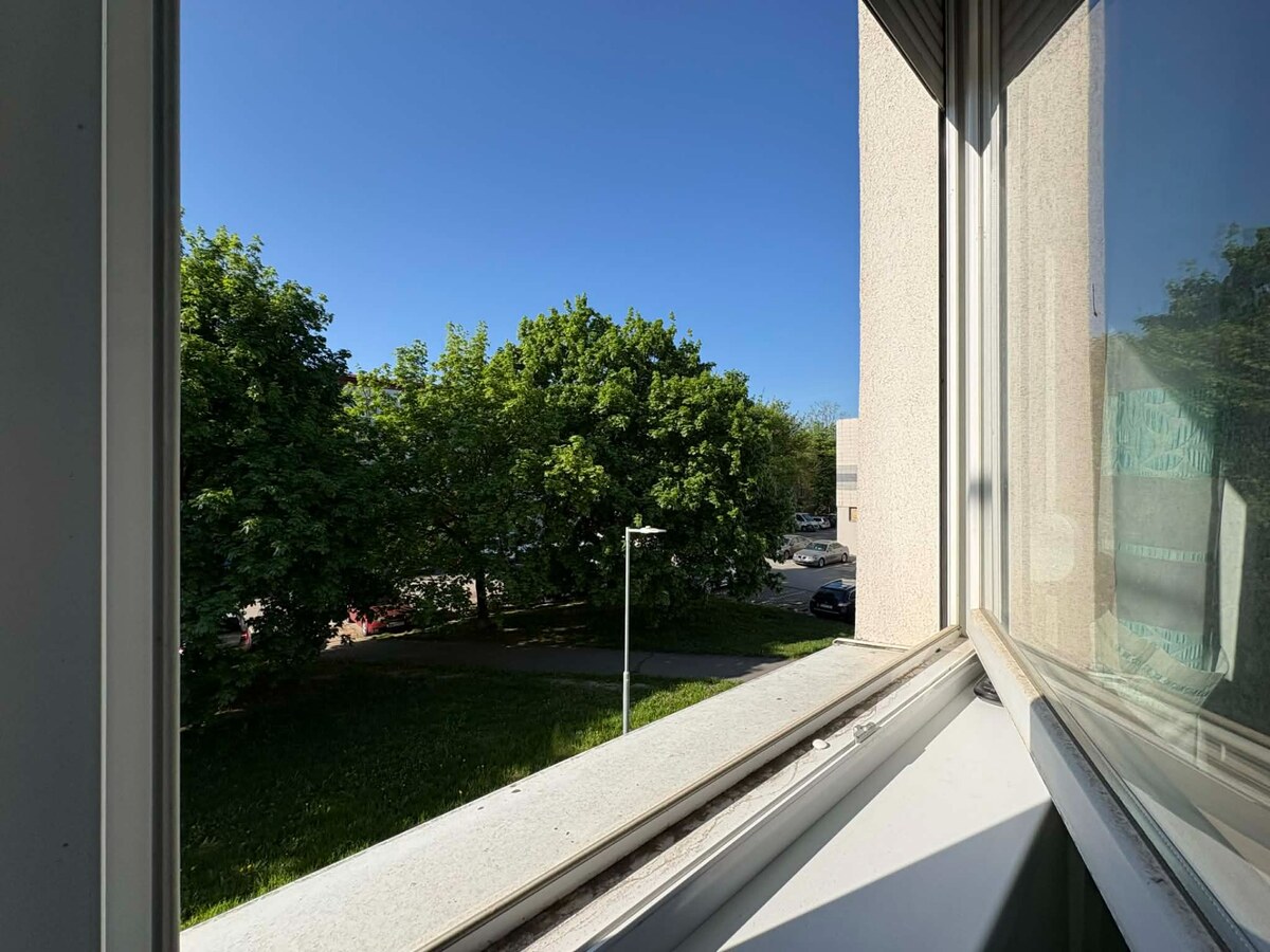 NA PREDAJ prerobený 2 izbový byt v širšom centre, Komárno — foto 13