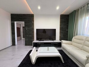 NA PREDAJ prerobený 2 izbový byt v širšom centre, Komárno — foto 2