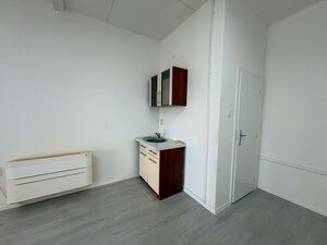 NA PRENÁJOM menší podnikateľský priestor /20 m2/ Komárno — foto 5