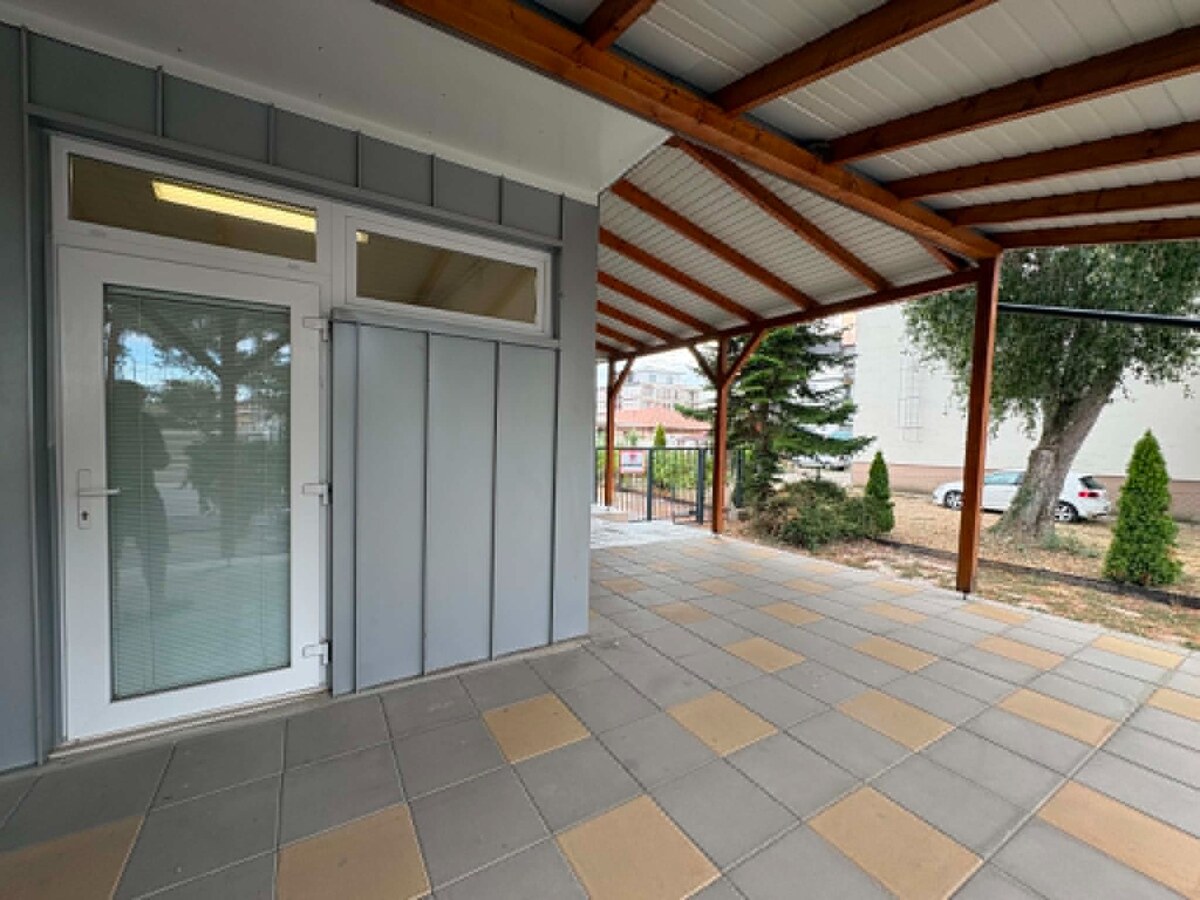 NA PRENÁJOM podnikateľský / skladový/ priestor /67 m2/ Komárno