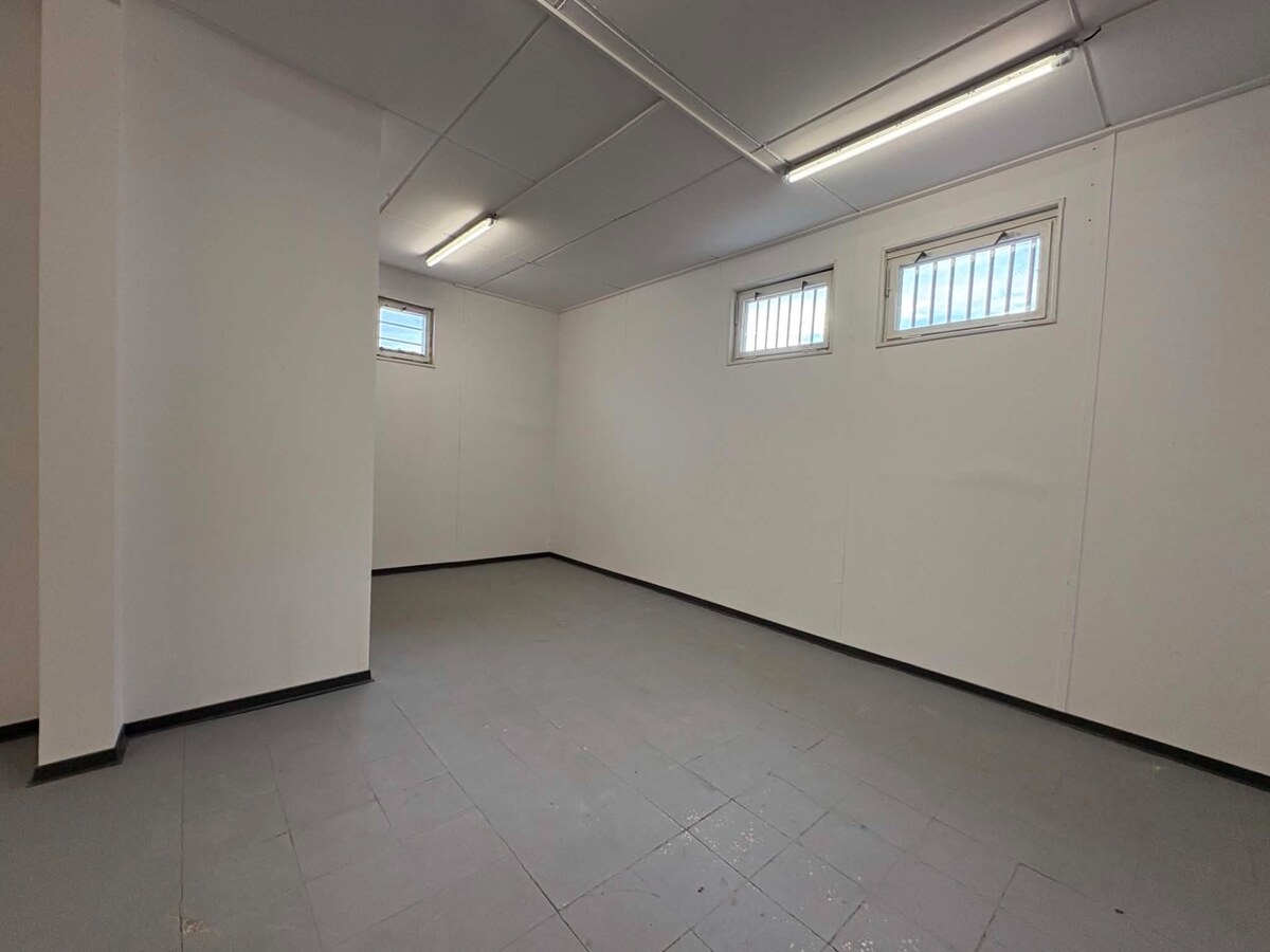 NA PRENÁJOM podnikateľský / skladový/ priestor /67 m2/ Komárno — foto 5