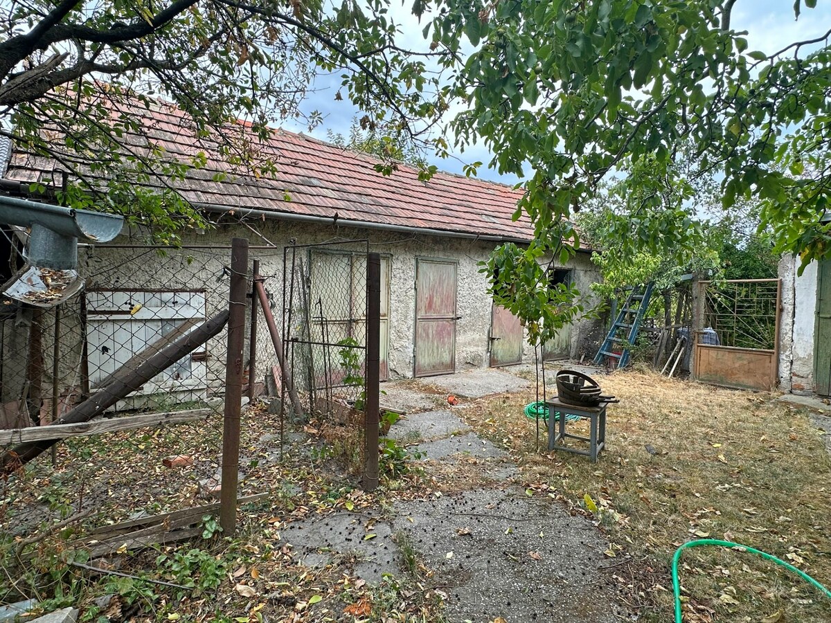 PREDAJ poschodový rodinný dom v Novej Stráži - KOMÁRNO — foto 14