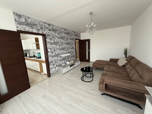 PRENÁJOM , veľký 3 izbový byt ,82m2 ,s balkónom Nové Zámky, prerobený — foto 1