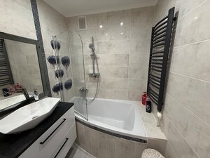 PRENÁJOM , veľký 3 izbový byt ,82m2 ,s balkónom Nové Zámky, prerobený — foto 6