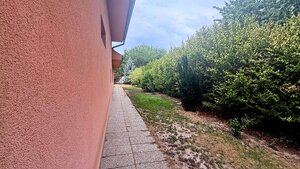 NA PREDAJ CELOROČNÉ BÝVANIE S VEĽKOU ZÁHRADOU V NOVEJ STRÁŽI — foto 4
