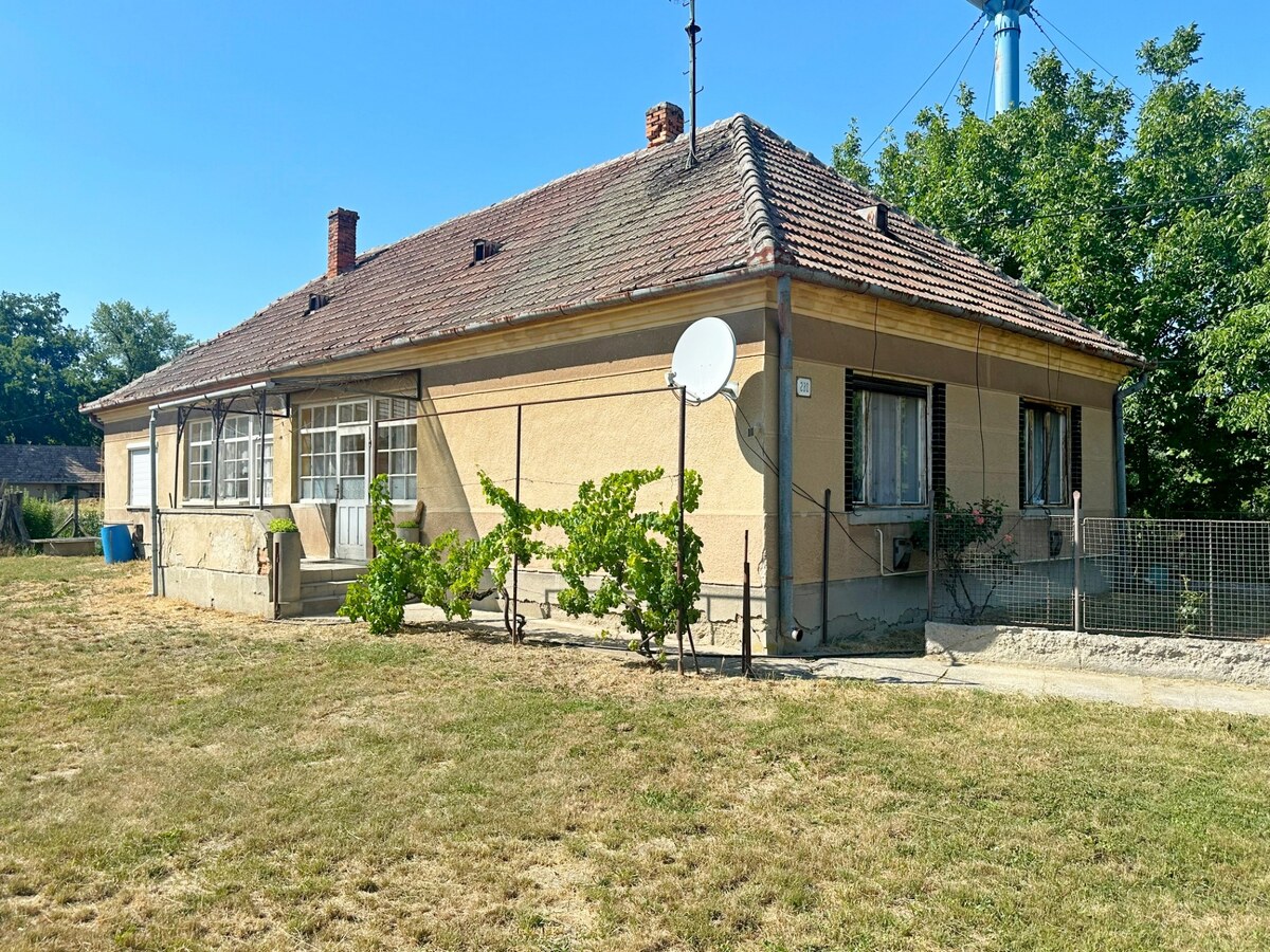 NA PREDAJ RODINNÝ DOM NA KĽUDNOM, TICHOM MIESTE, MARTOVCE