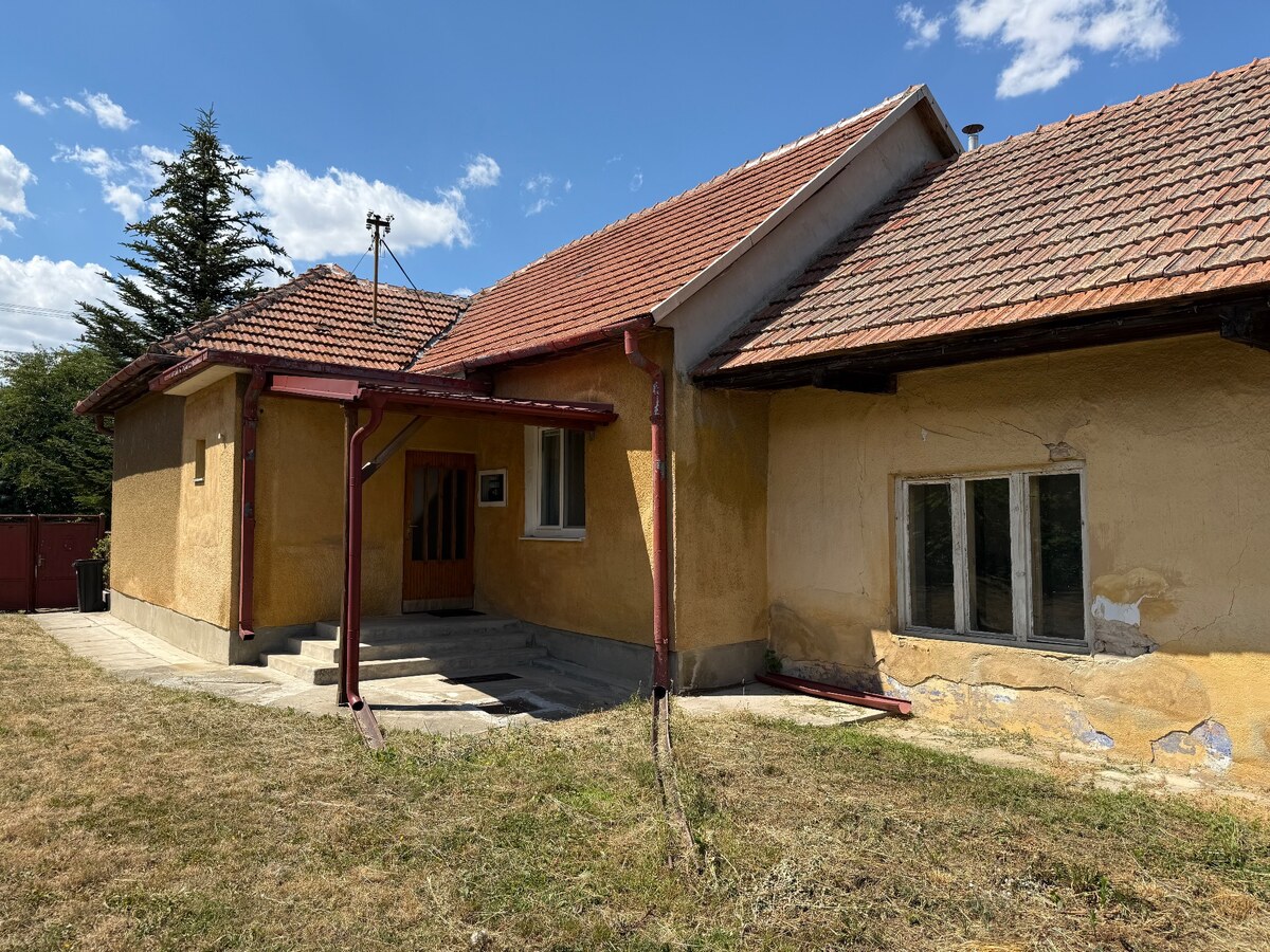 REZERVOVANÉ   rodinný dom , obrovský pozemok 62 árov , Hul
