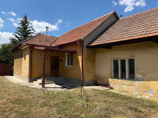 REZERVOVANÉ   rodinný dom , obrovský pozemok 62 árov , Hul