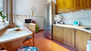 PREDAJ 2 izbový, zrekonštruovaný byt s loggiou blízko centra — foto 2