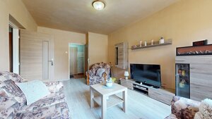 PREDAJ 2 izbový, zrekonštruovaný byt s loggiou blízko centra — foto 4