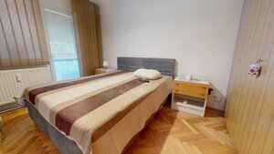 PREDAJ 2 izbový, zrekonštruovaný byt s loggiou blízko centra — foto 7