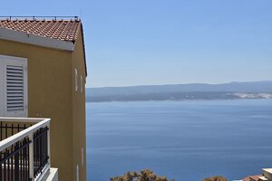 NA PREDAJ 2-izbový APARTMÁN S VÝHĽADOM NA MORE, OMIŠ — foto 11