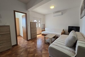 NA PREDAJ 2-izbový APARTMÁN S VÝHĽADOM NA MORE, OMIŠ — foto 4