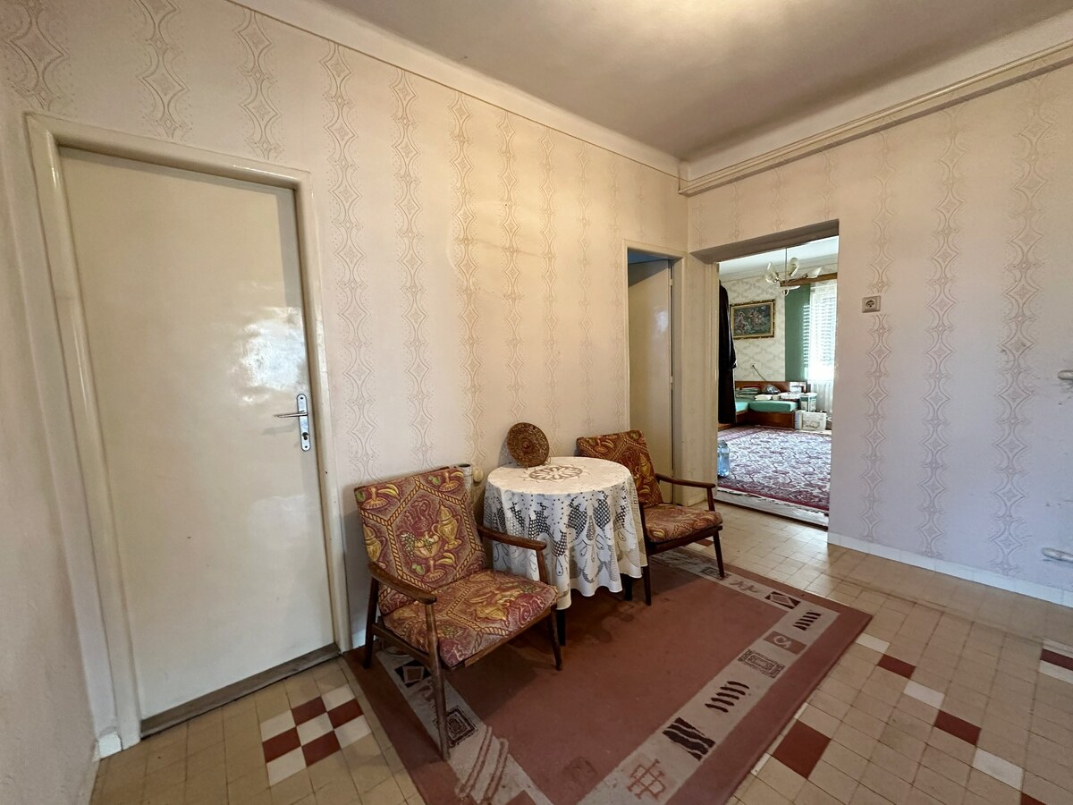 RODINNÝ DOM S VEĽKÝM POTENCIÁLIM V PRIAMOM CENTRE MESTA, HURBANOVO — foto 10