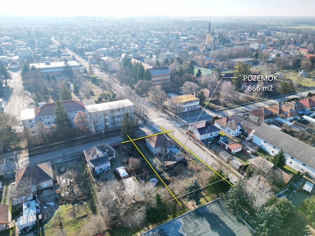 RODINNÝ DOM S VEĽKÝM POTENCIÁLIM V PRIAMOM CENTRE MESTA, HURBANOVO — foto 16