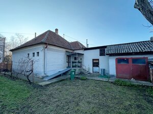 RODINNÝ DOM S VEĽKÝM POTENCIÁLIM V PRIAMOM CENTRE MESTA, HURBANOVO — foto 5