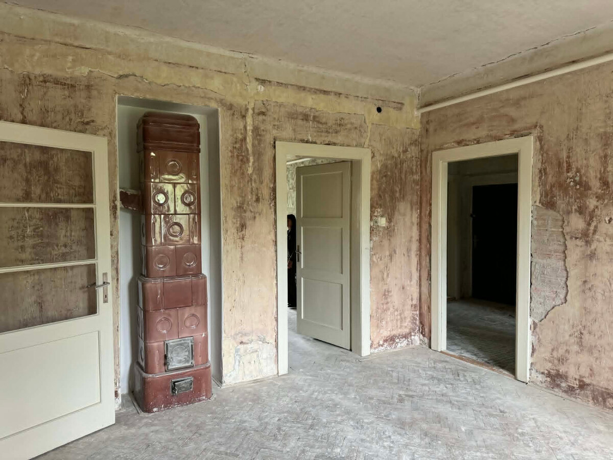 PREDAJ  5 izbový meštiansky byt v centre - KOMÁRNO — foto 7