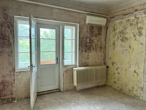 PREDAJ  5 izbový meštiansky byt v centre - KOMÁRNO — foto 4