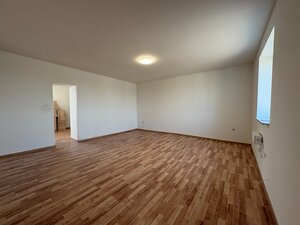 NA PREDAJ rodinný dom v Zemianskej Olči — foto 12