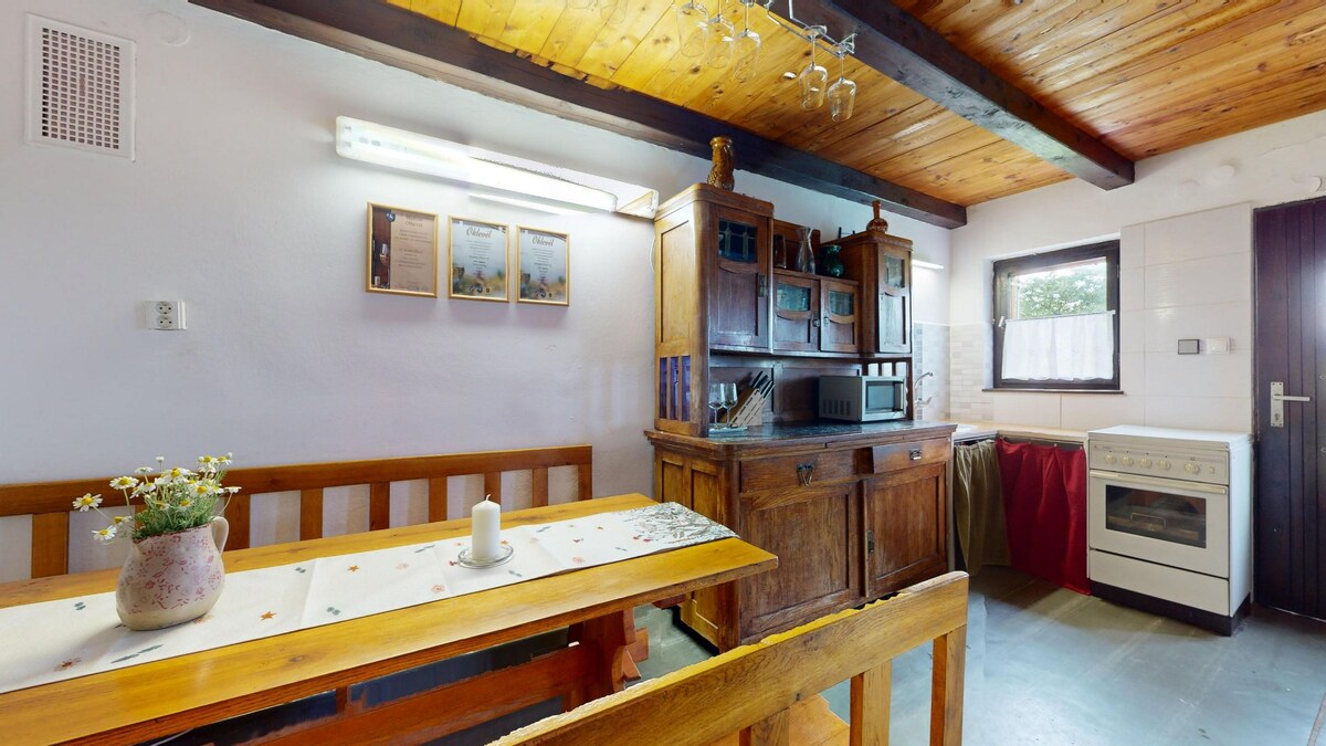 NA PREDAJ POSCHODOVÁ CHATA NA POKOJNOM MIESTE NEĎALEKO DUNAJA — foto 4