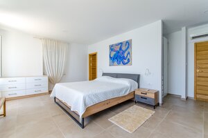 NA PREDAJ zrekonštruovaná vila /330 m²/ na pobreží, mesto Komiža /VIS/ — foto 11